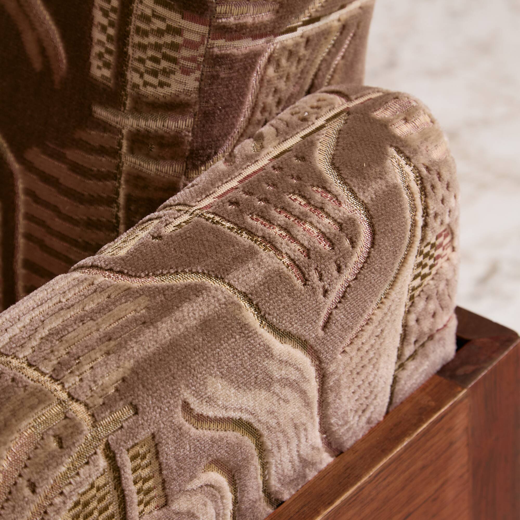 MK11211 Rosewood armchair