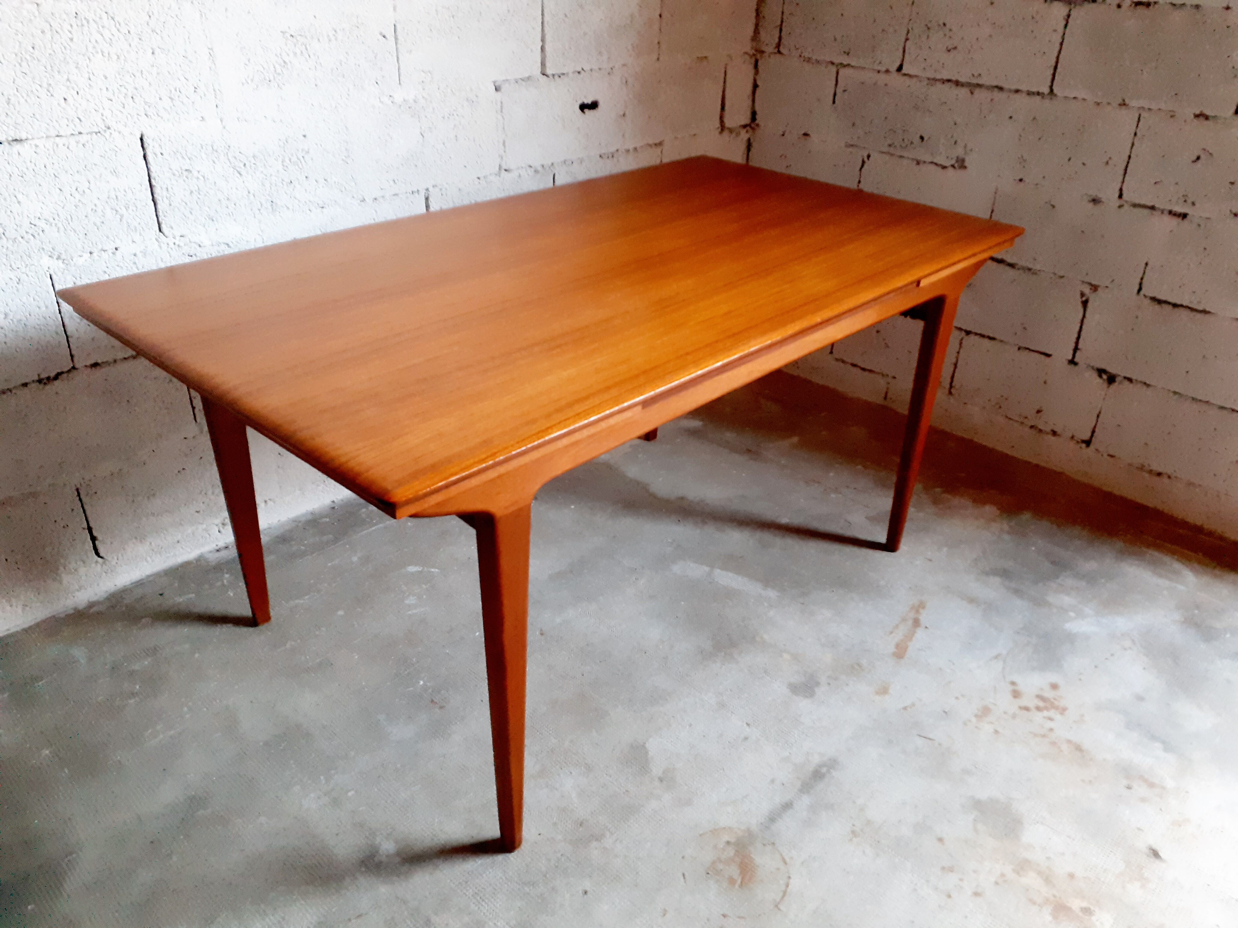 Vintage Scandinavian table 50s 60s in solid teak with extensions, stamped LB