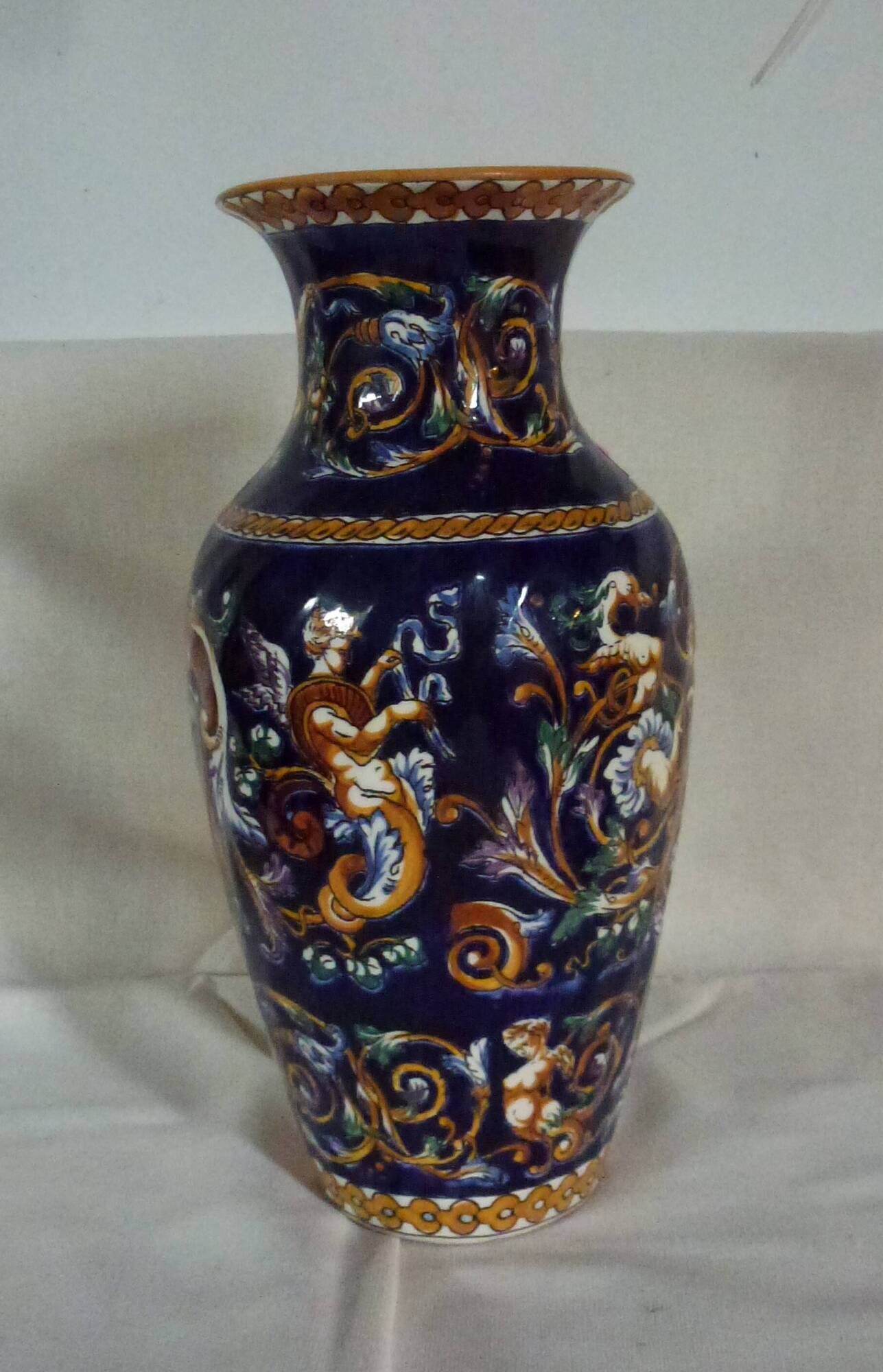 Blue vase gien