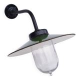 Lampe d'extérieur ancienne en tôle émaillée
