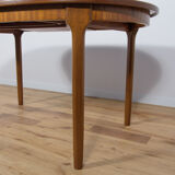 Table à manger extensible en teck ovale du milieu du siècle de McIntosh, années 1960