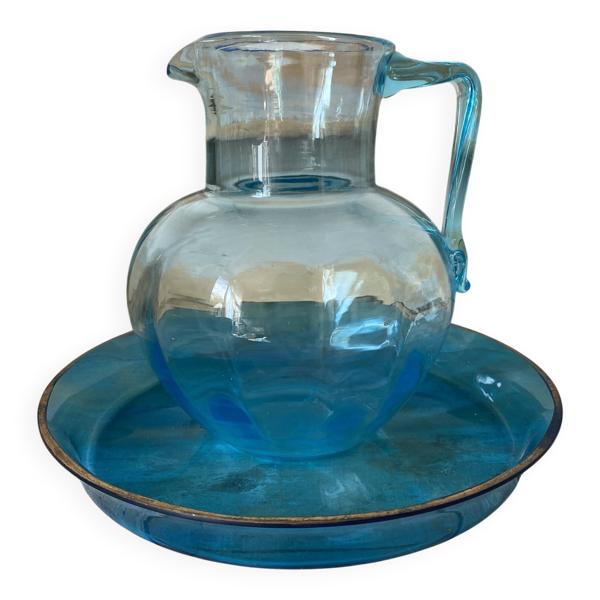 Pichet ancien en verre et  plateau