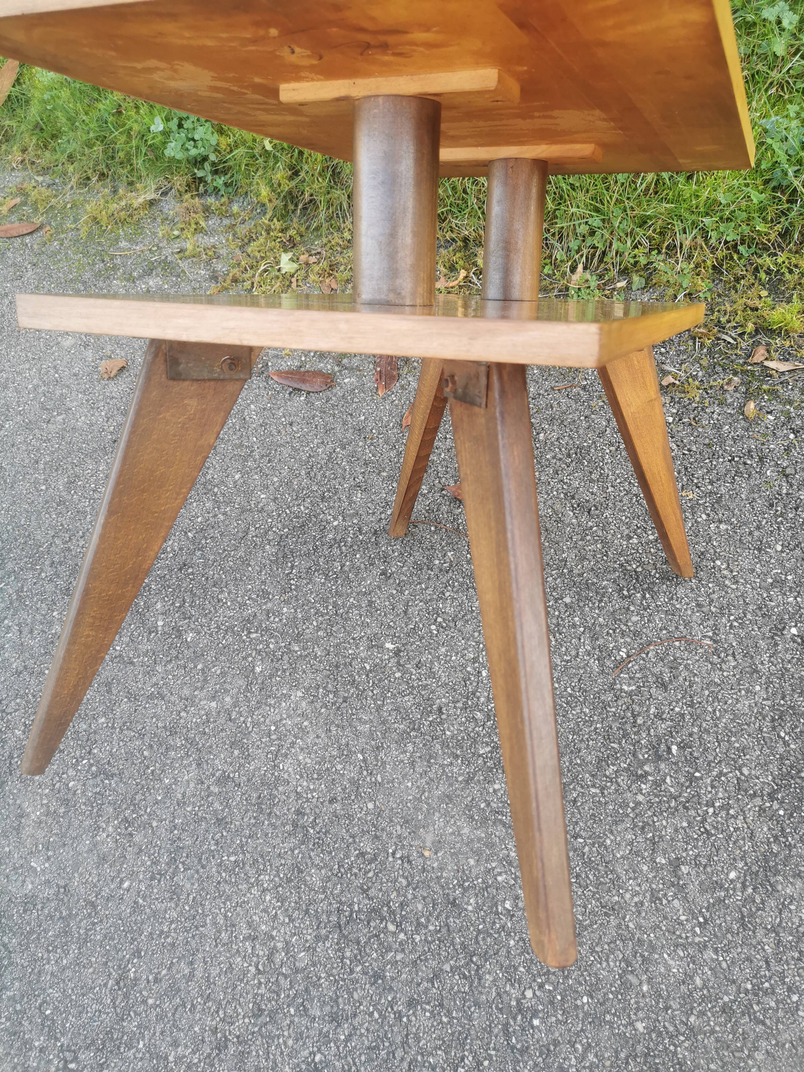 Table vintage pieds compas