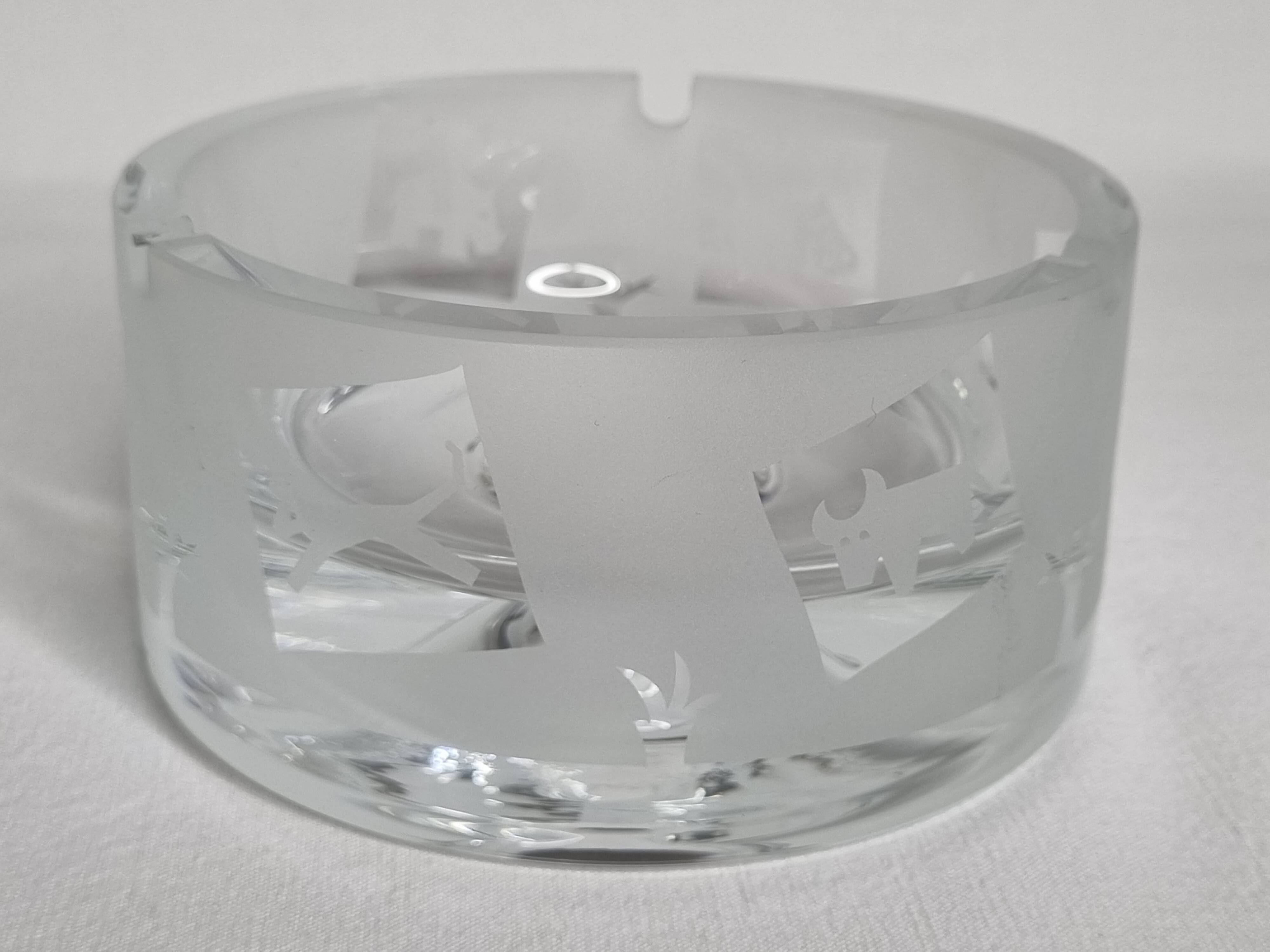 Thick frosted glass ashtray and pocket tray, 1980s savannah design, 13 cm.