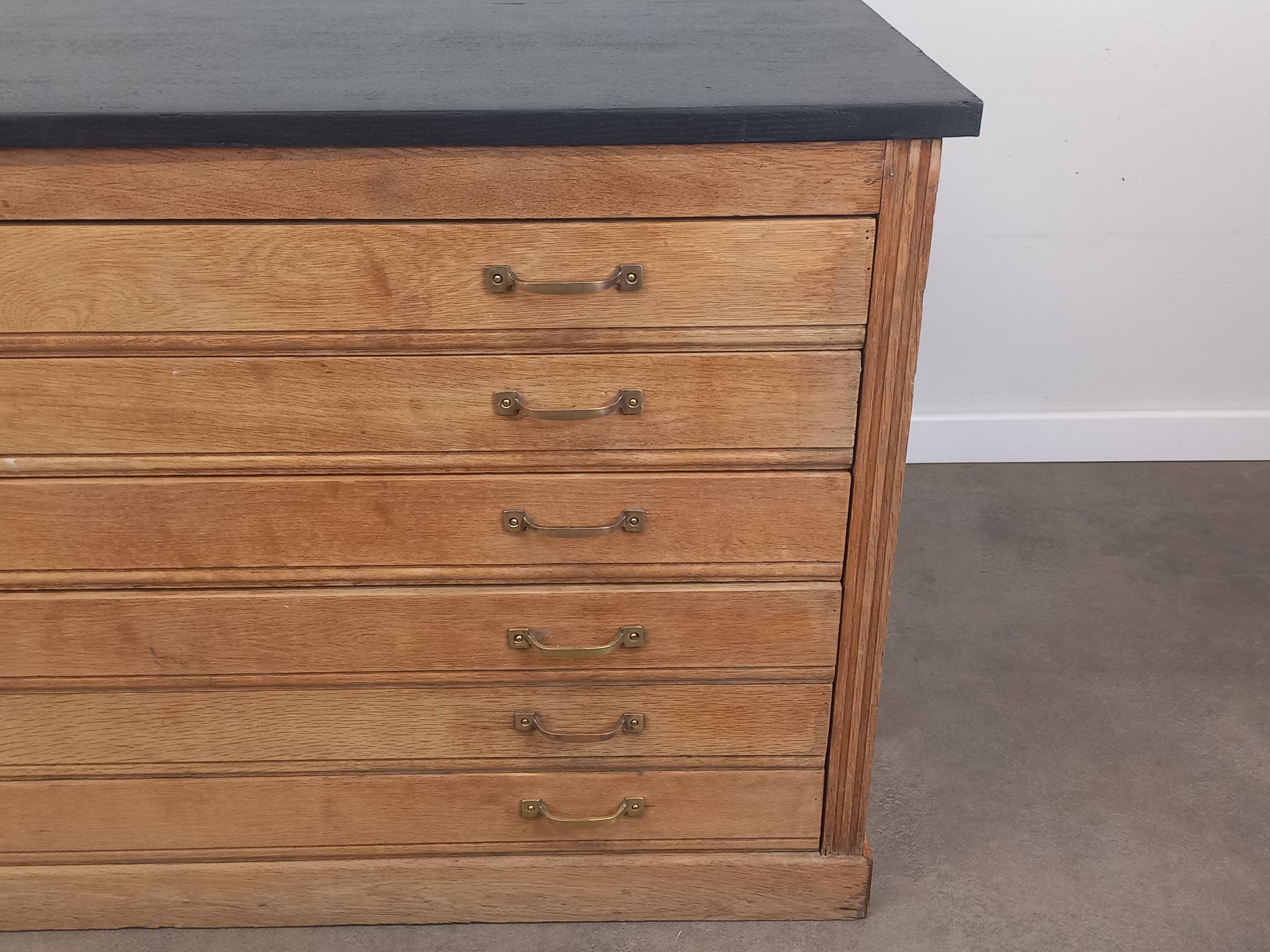 Craft cabinet with drawers for maps or drawings