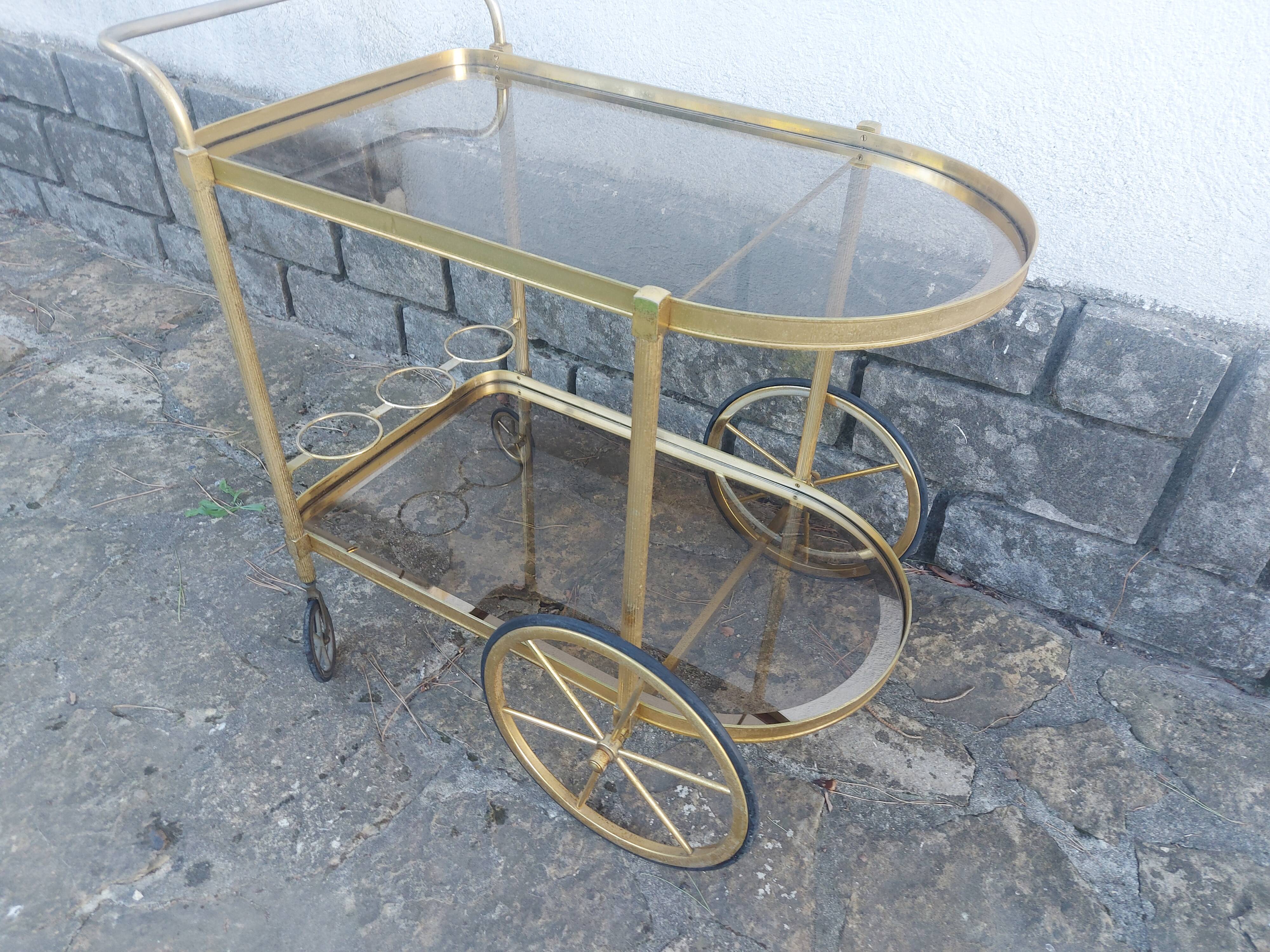 Vintage rolling metal dore service