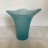 Vase corolla blue glass paste