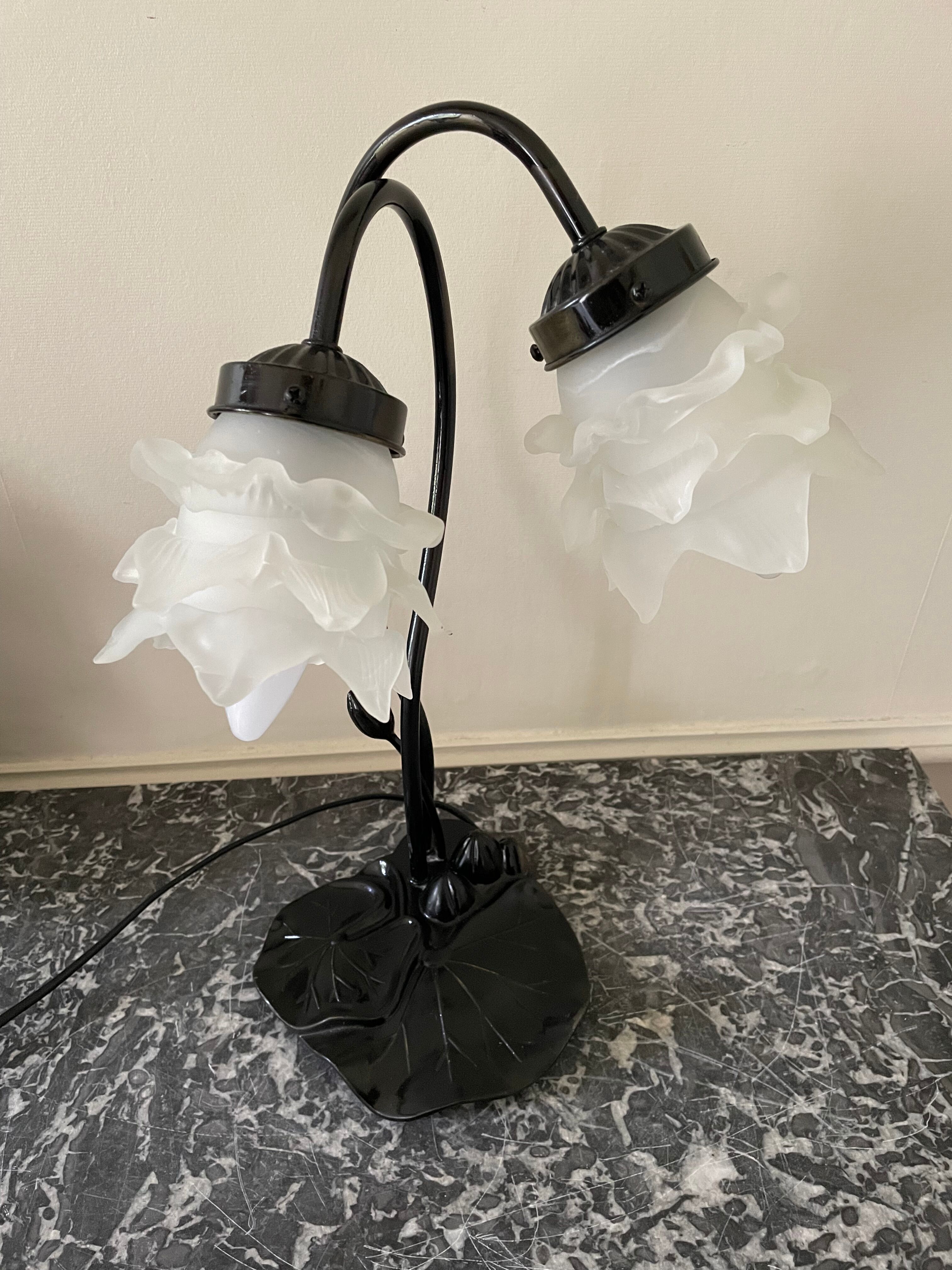 Water lily lamp