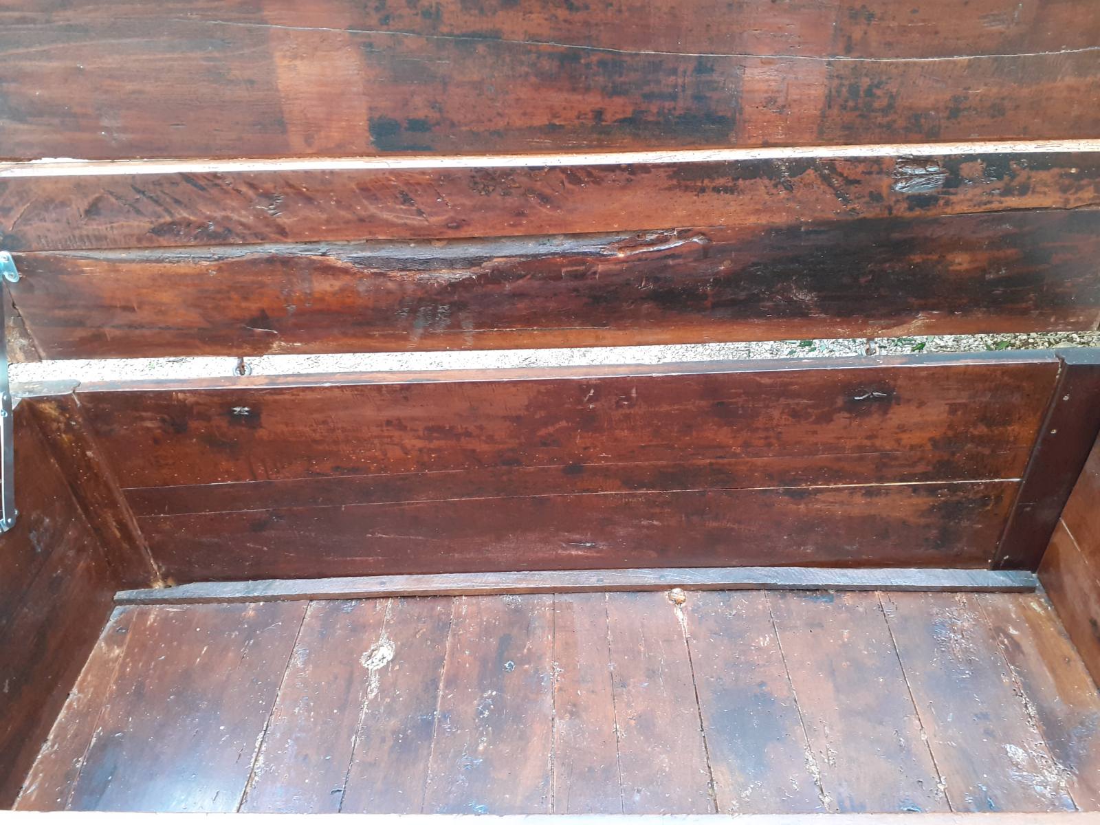 Maie walnut early 20th century