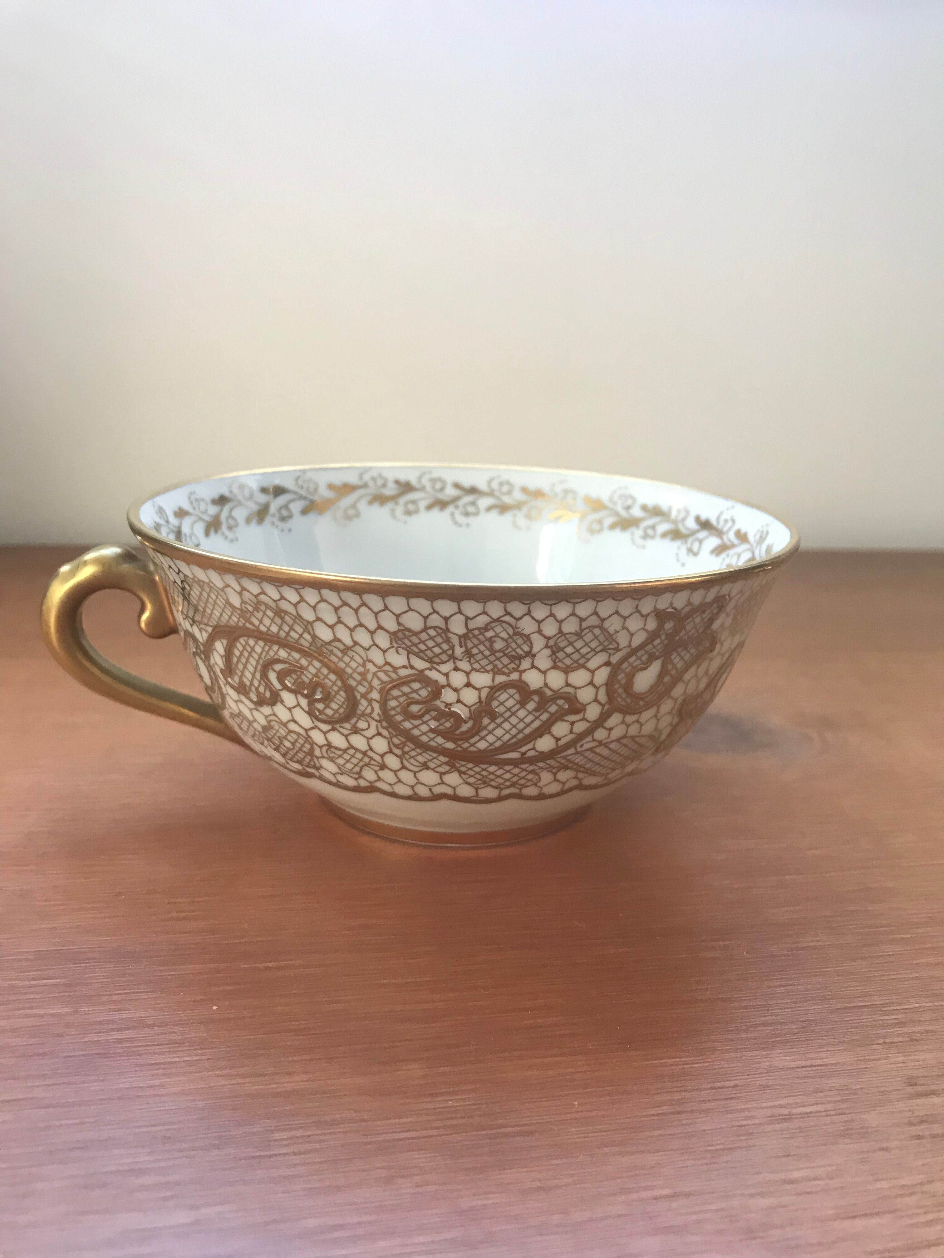 2 saucers Le Tallec in Paris