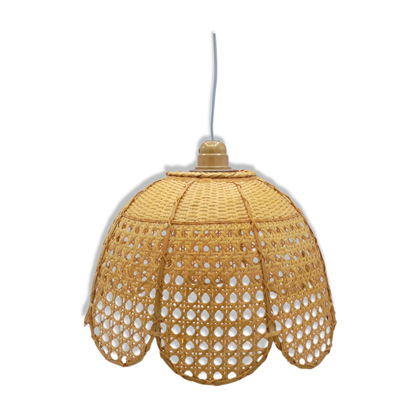Vintage wicker suspension