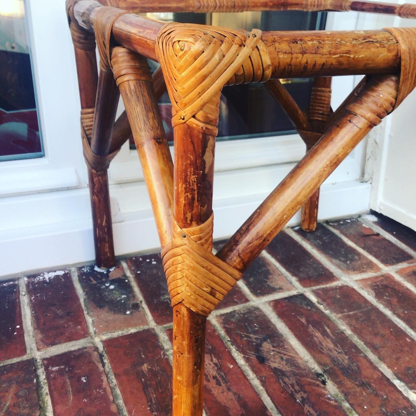 Low table in rattan and smoked glass