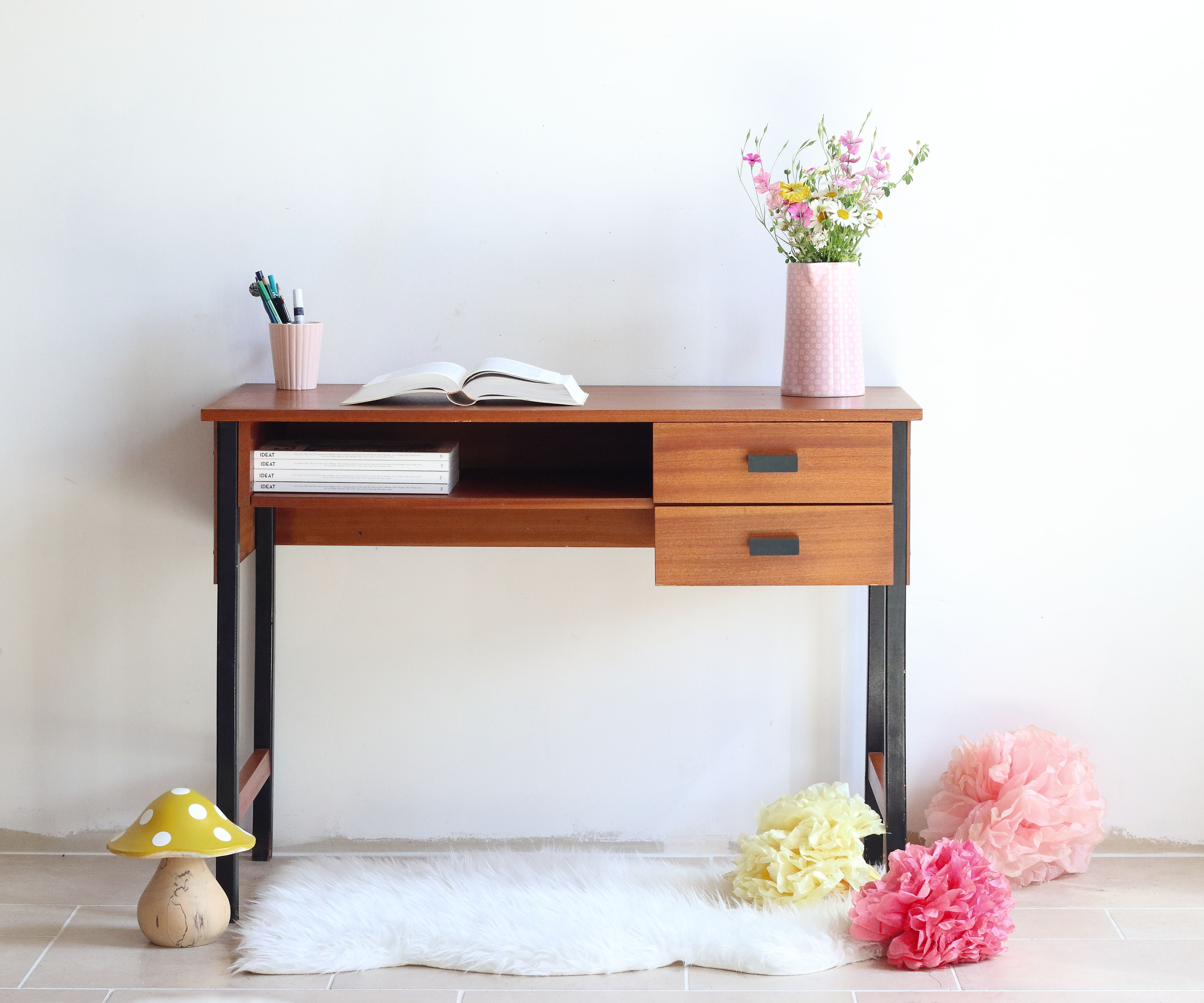 60s modernist style desk in black and mahogany laqué wood