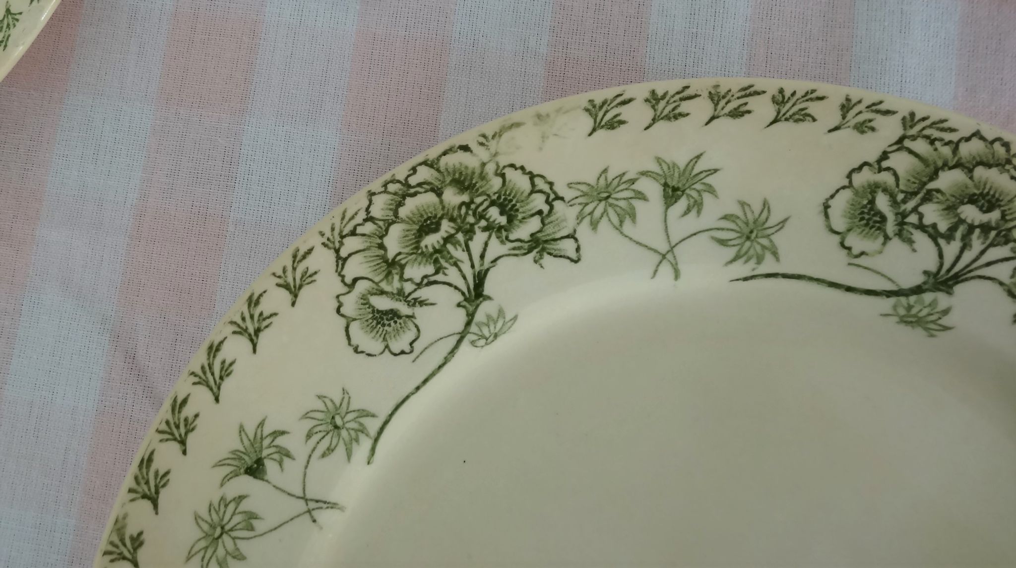 Lot de 4 assiettes plates en faïence de Sarreguemines motif Palmyre