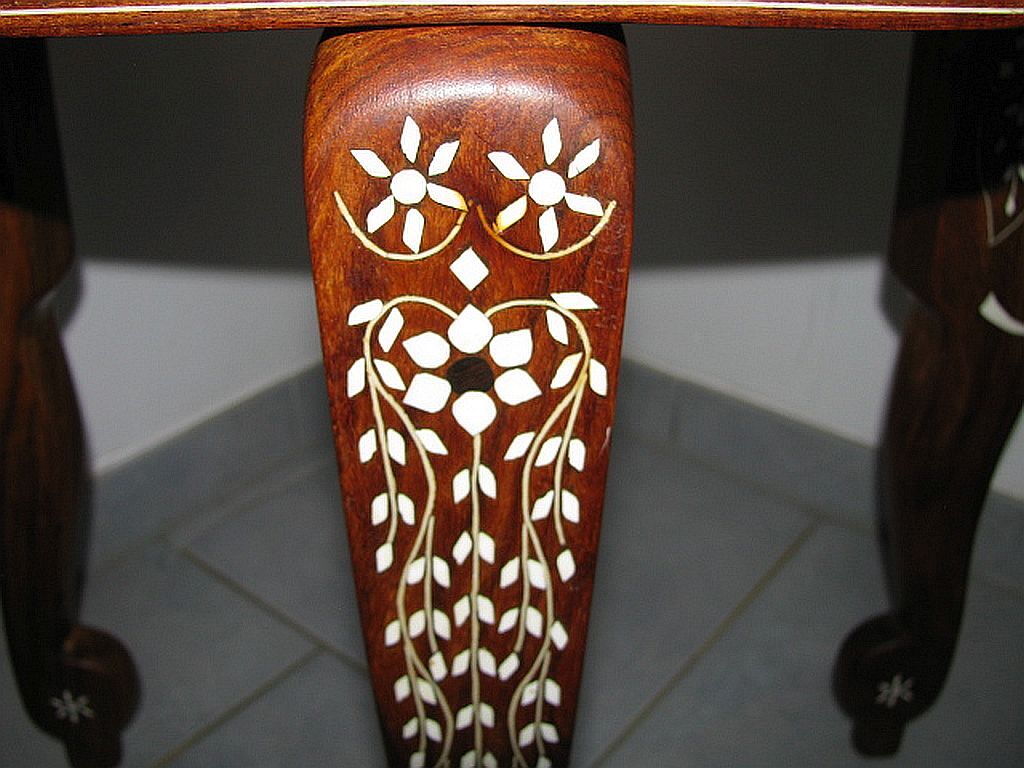 Table basse indienne « Ccic » des années 1970