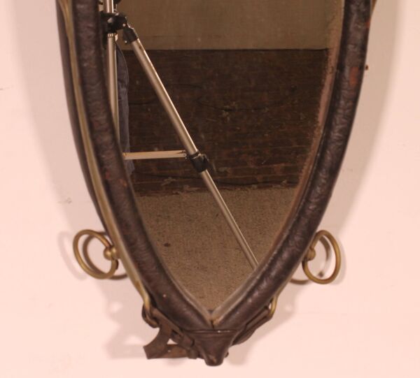 Miroir formé à partir d'un harnais de cheval en cuir