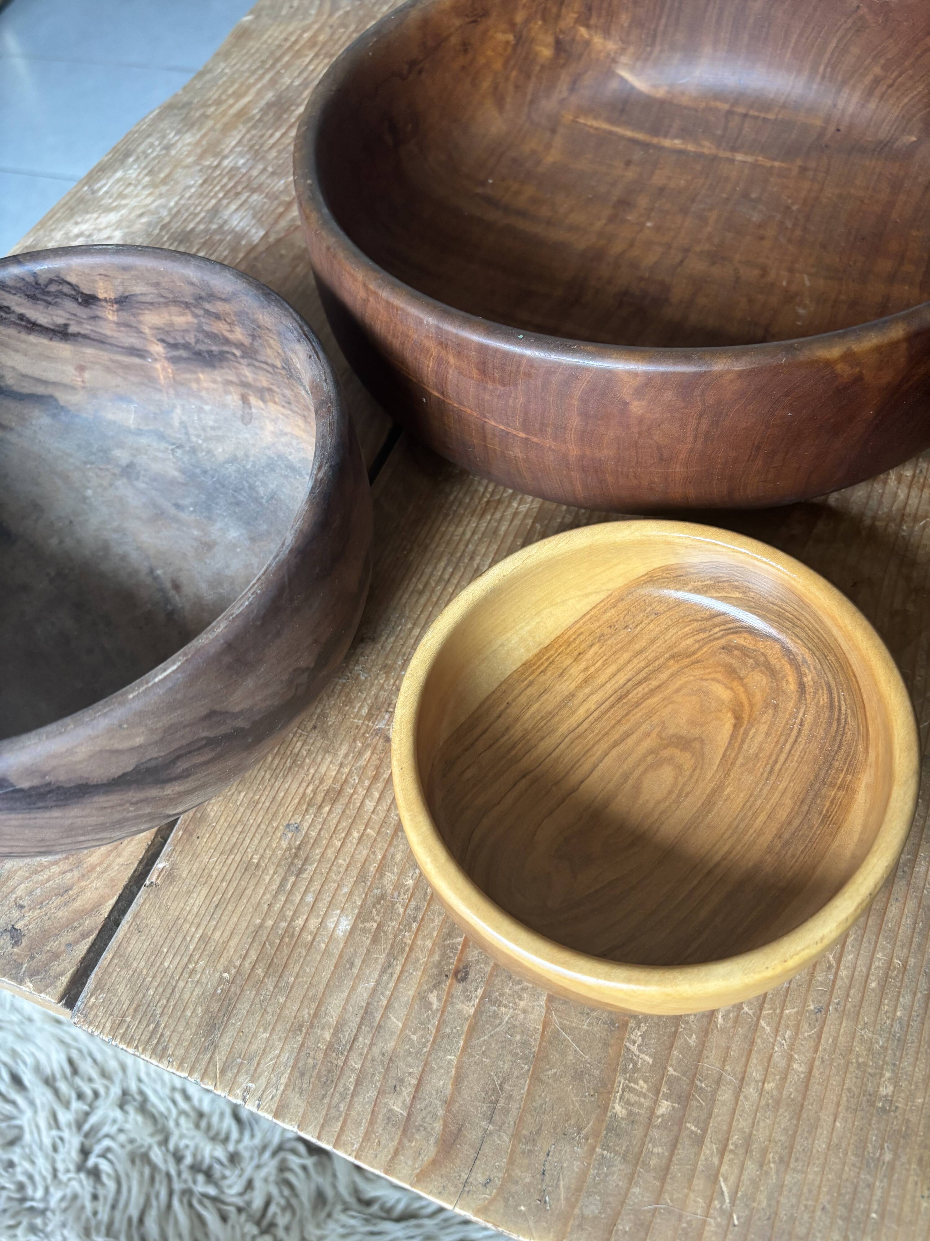 Ensemble de trois coupes en véritable bois d'olivier, fartisanaux, vintage