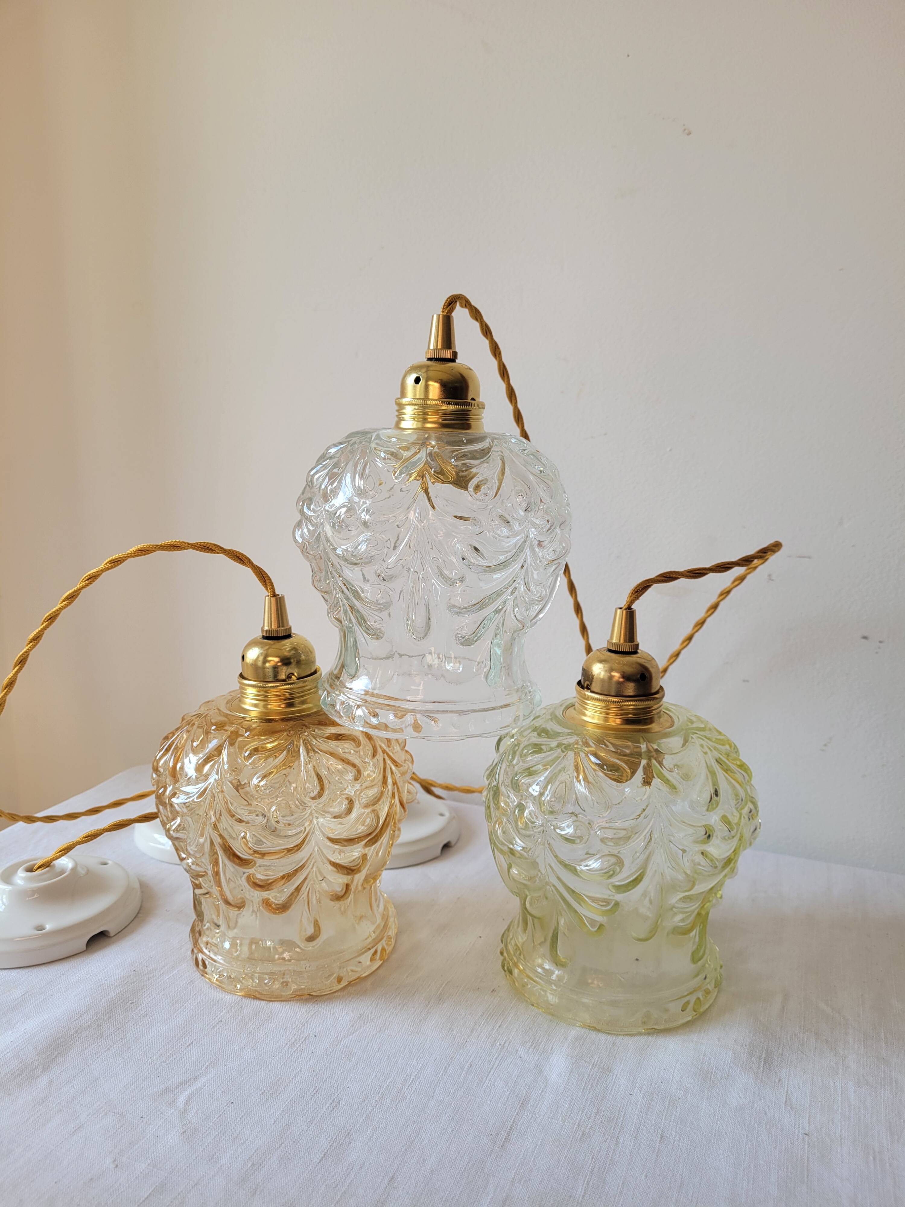 Trio de suspensions en verre moulé