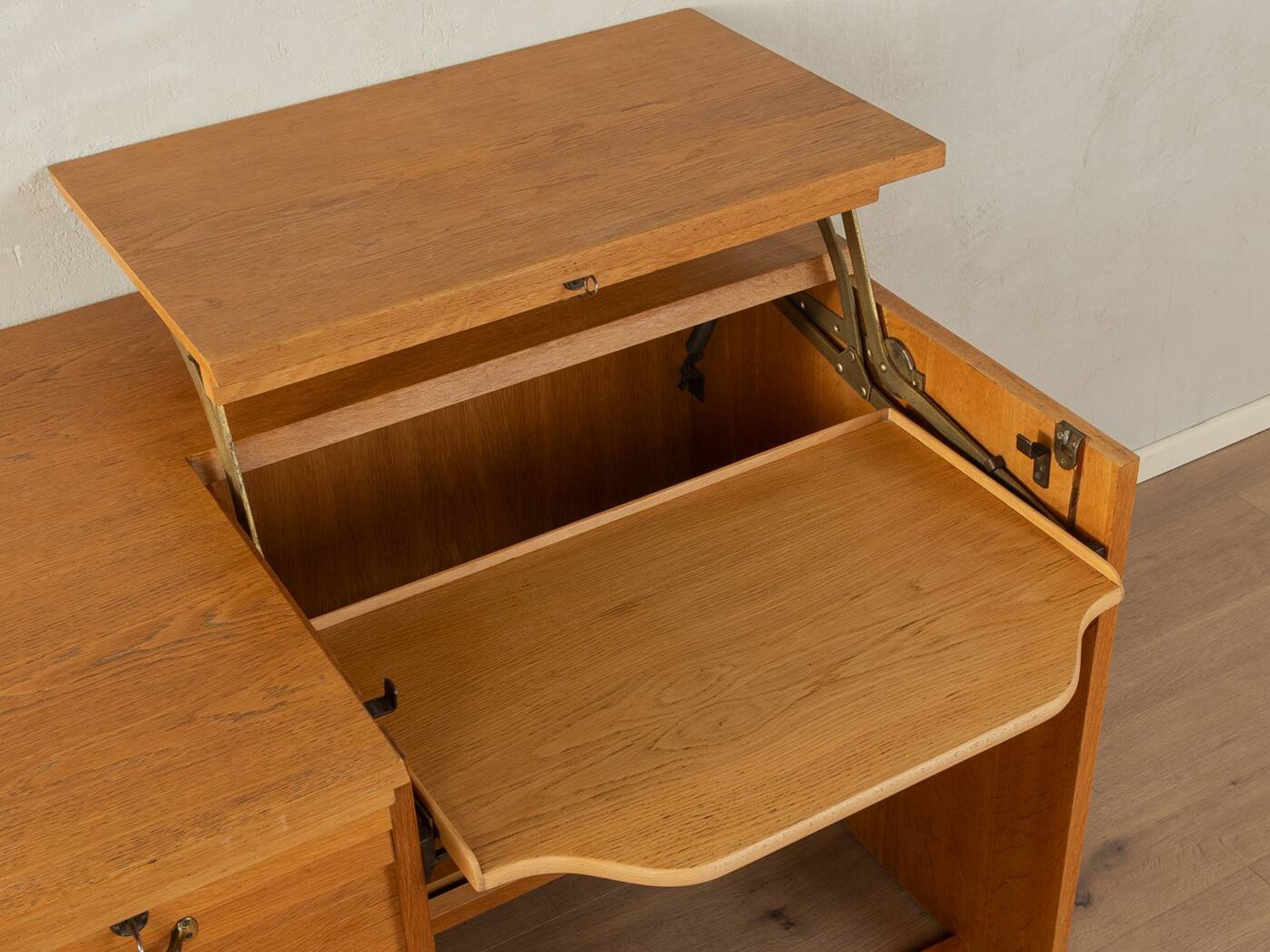 Bureau indépendant rare des années 1950