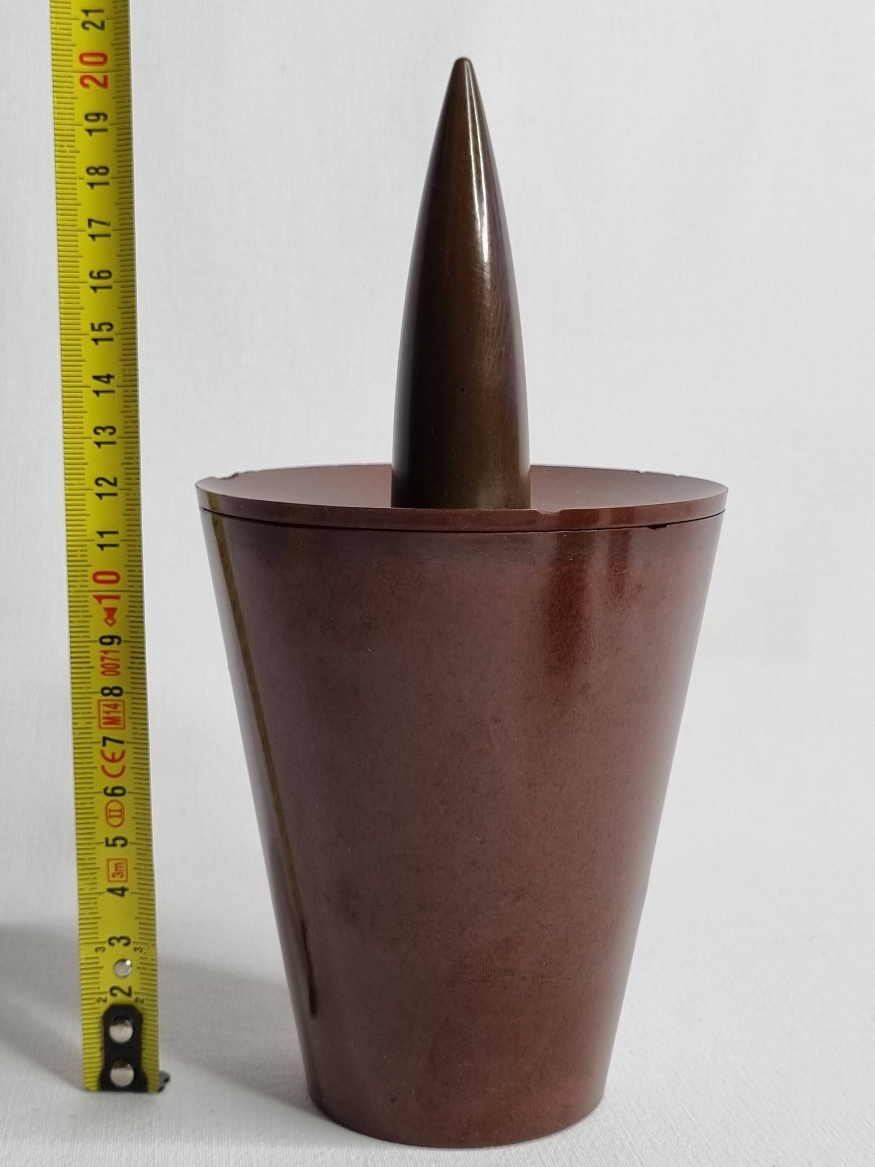 "Joe Cactus" ashtray in two-tone bakelite – Philippe Starck – Original OWO edition (1990-1995)