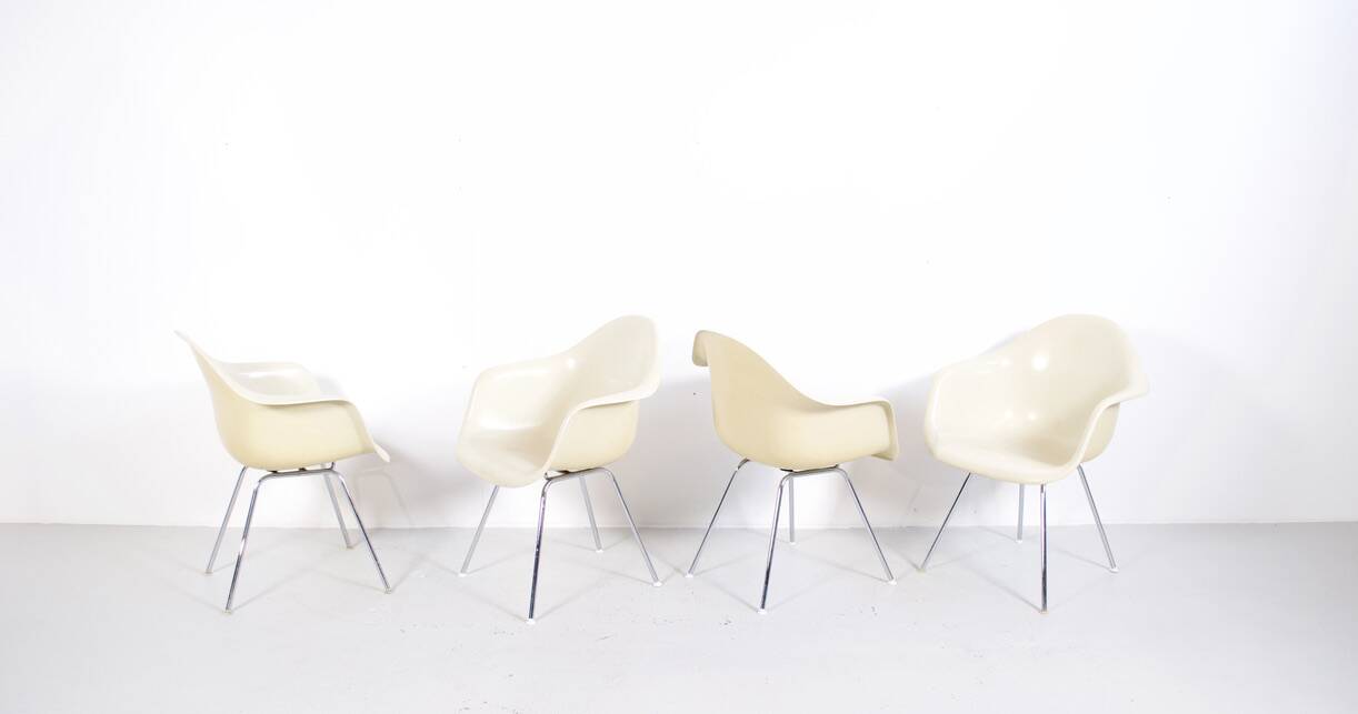 4 DAX Eames armchairs from the 60's Herman Miller mobilier international