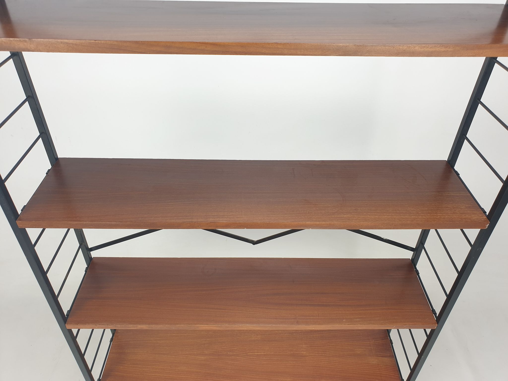 Italian free standing teak shelving unit, 1950
