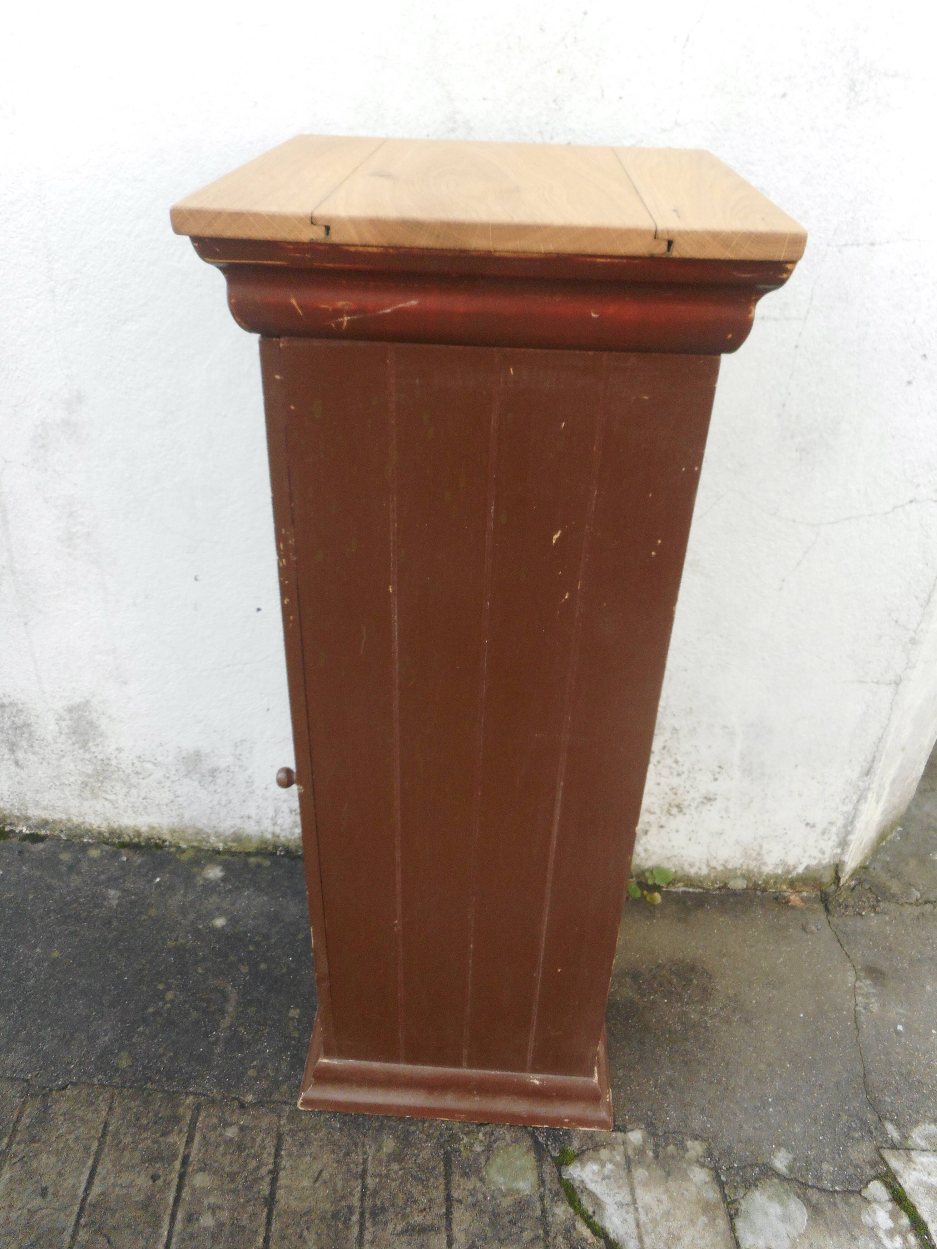 Side furniture, one door with shelves