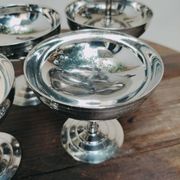 6 coupes à dessert sur pied en inox par Rémy letang