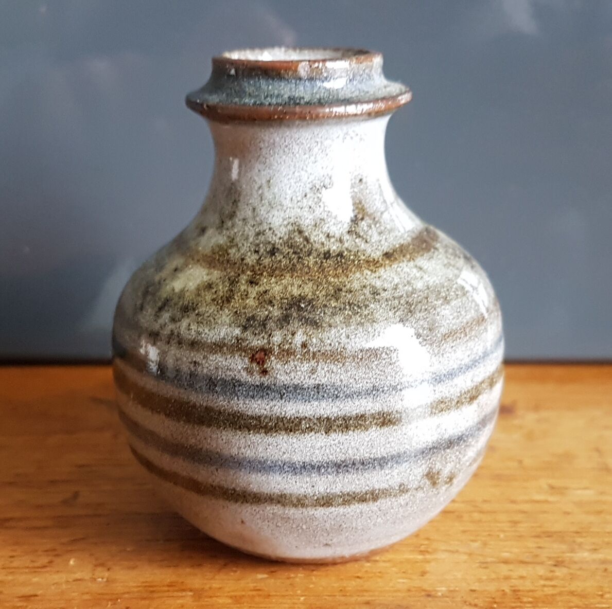 Vase in Poncé sandstone signed