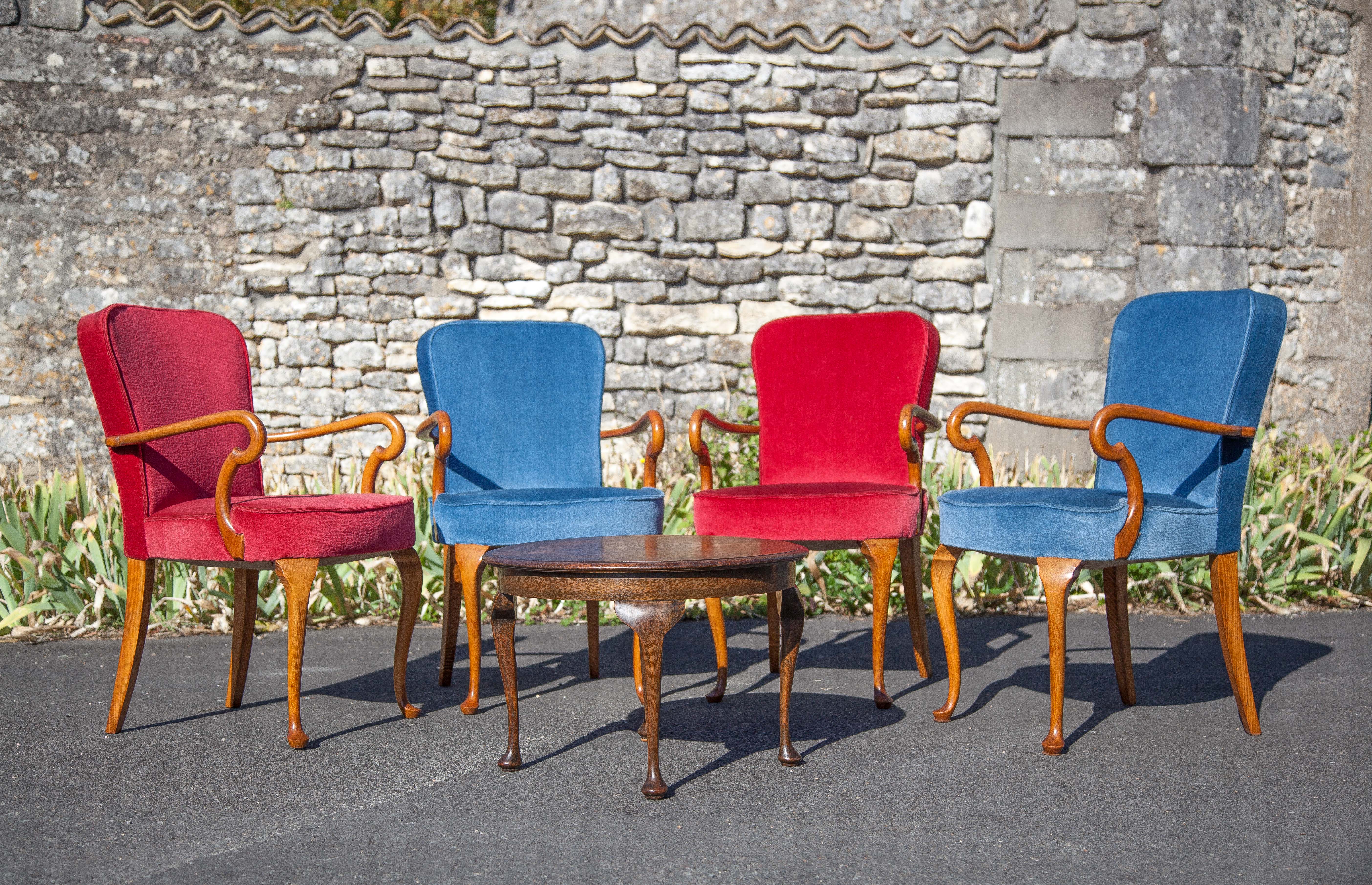 English lounge 4 armchairs and a coffee table Queen Anne armchairs blue and red fabric