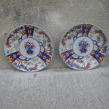 Paire d'assiettes imari Japon décor floral