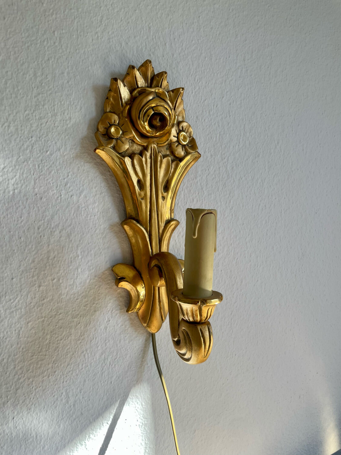 Pair of vintage gilded wood electric wall sconces