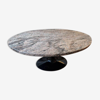 Oval granite coffee table with tulip foot