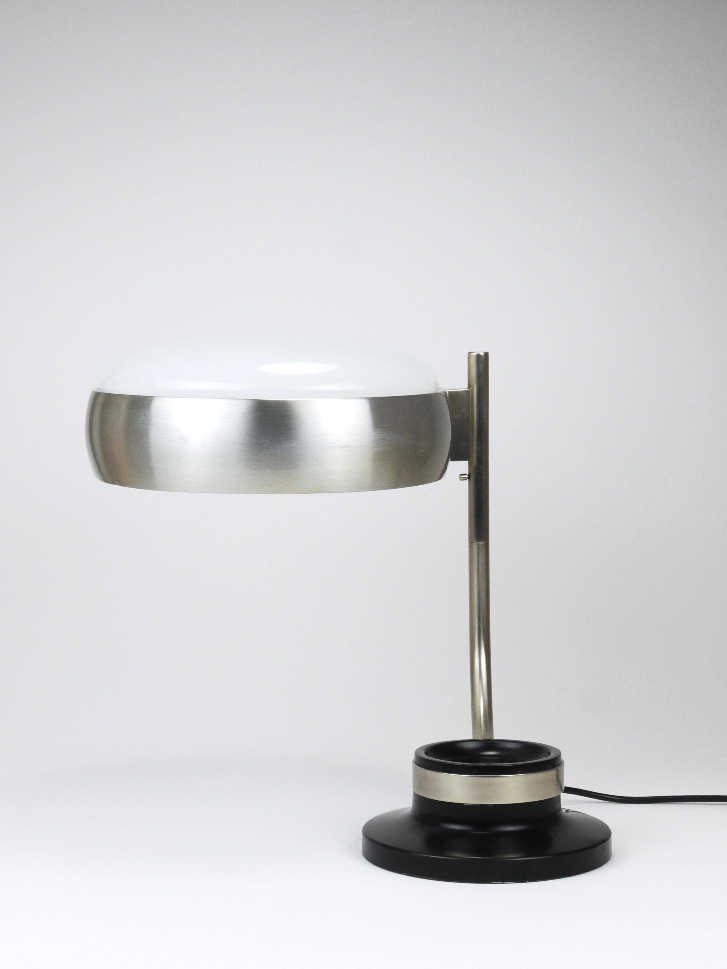 Oscar Torlasco black and nickel swivel desk lamp, Lumi Milano, Italy, 1960s.