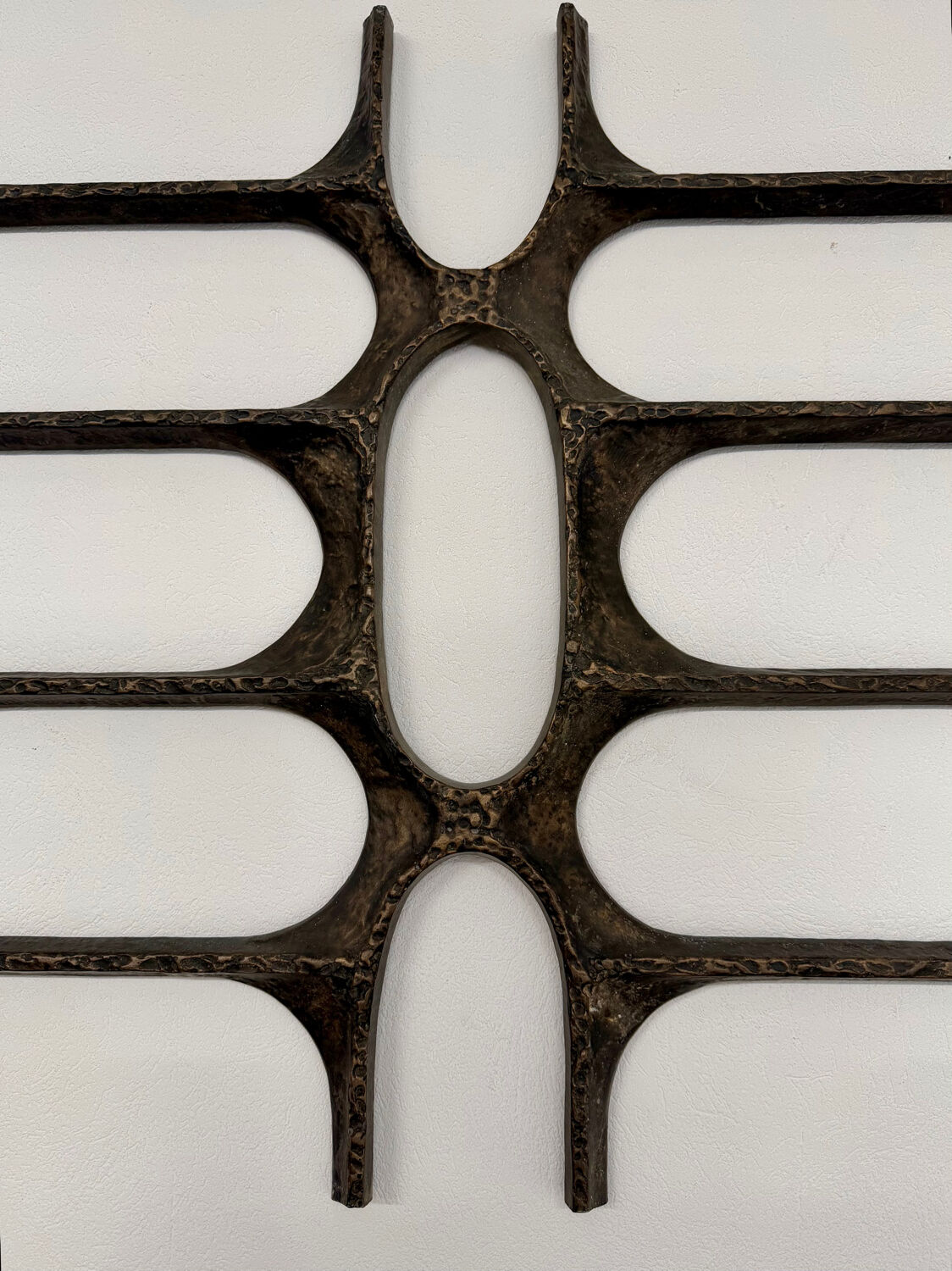 XXL wall sculpture in cast aluminium, 1970s Brutalist design.