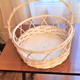 White rattan basket with handle