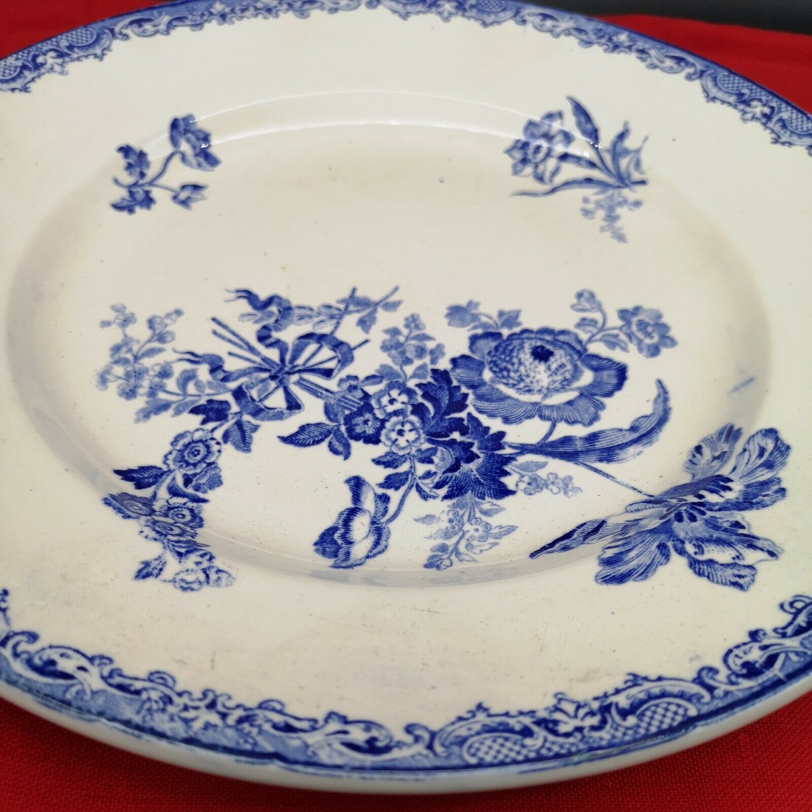 Round dish in Earthenware Sarreguemines model Fontanges