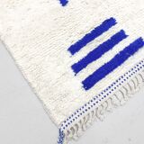 Ecru Beni Ouarain Berber rug with Majorelle blue patterns, 2.60x1.47m