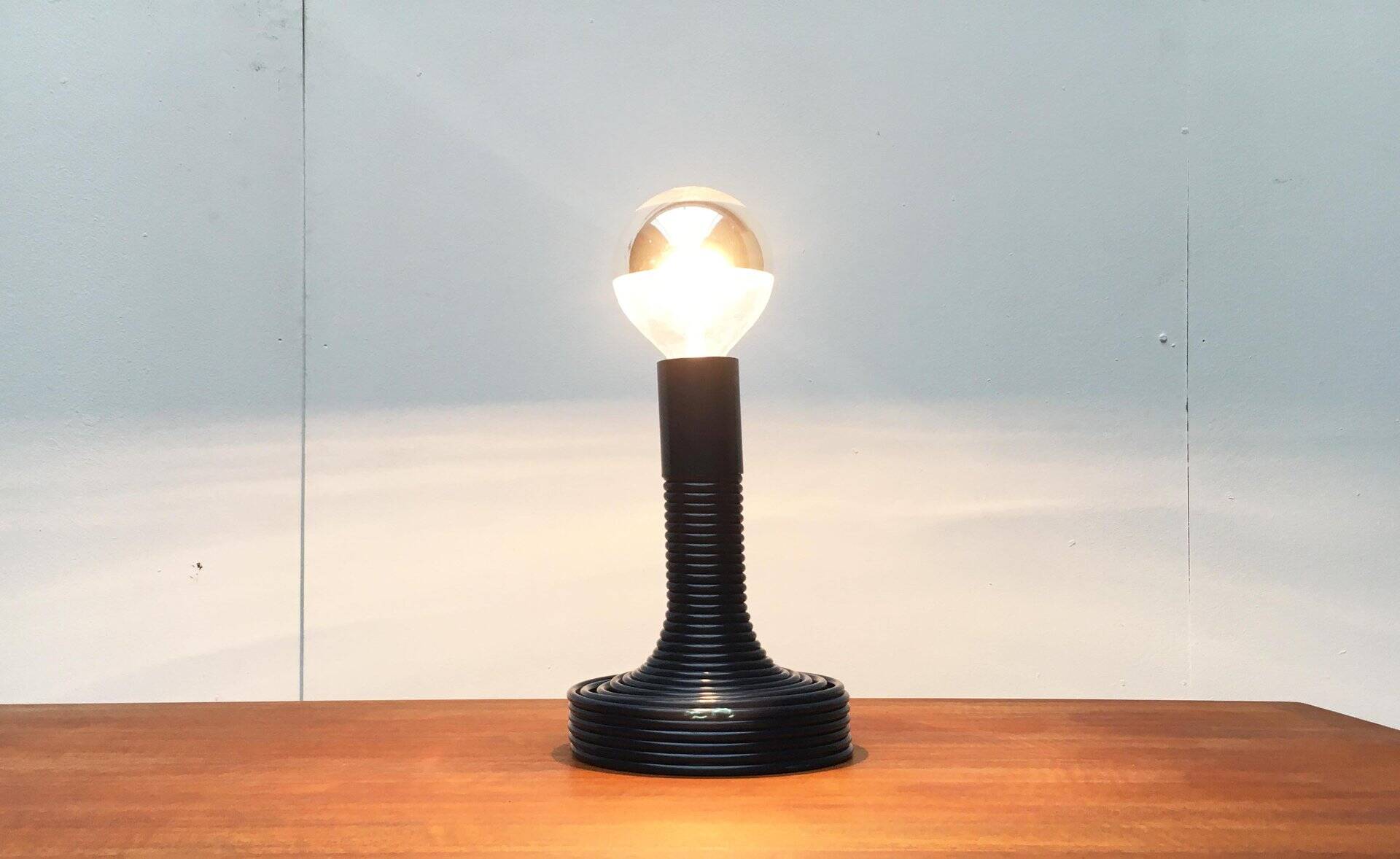 Lampe de table Spirale de l’ère spatiale italienne par Angelo Mangiarotti pour Candle