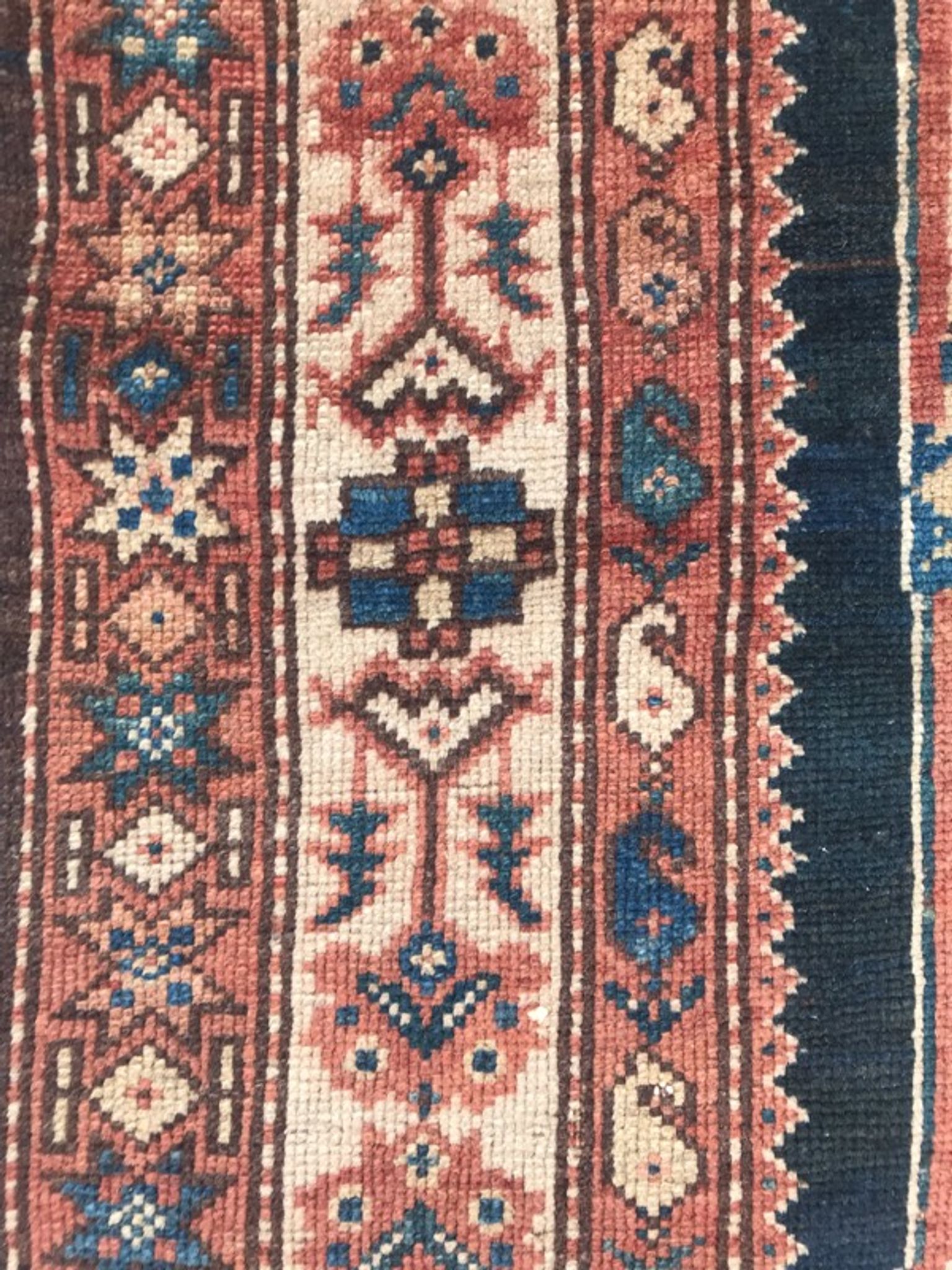 Carpet former Persian Bakhtiar style handmade soap factory - 137x265 cm