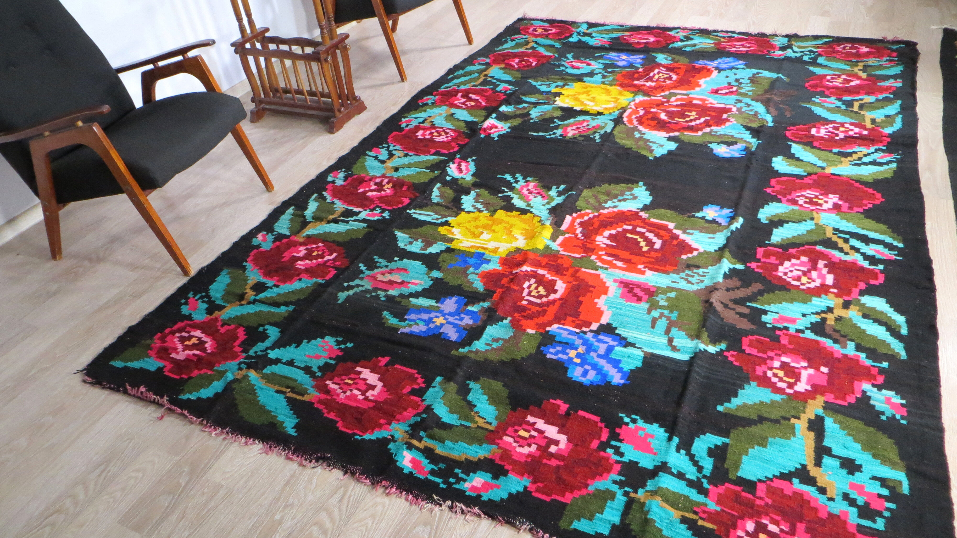 Moldovan carpet 206cm x 300cm