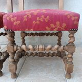 Paire de chaises Louis XIII en noyer