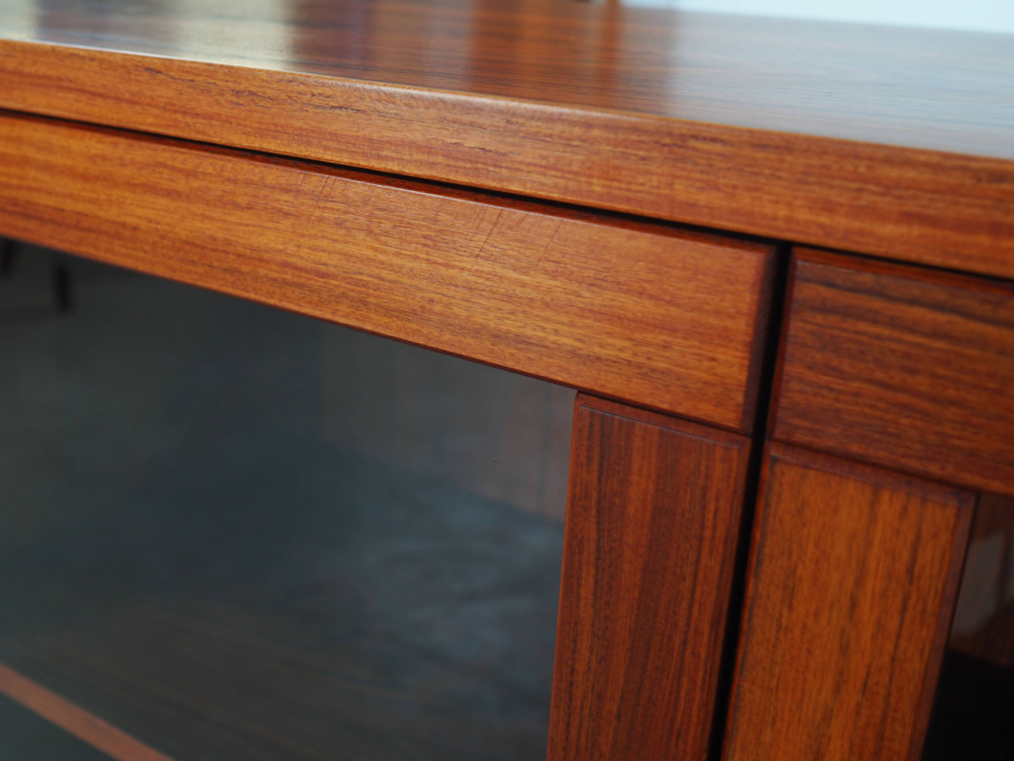 Rosewood showcase, Danish design, 1970s, production: Denmark