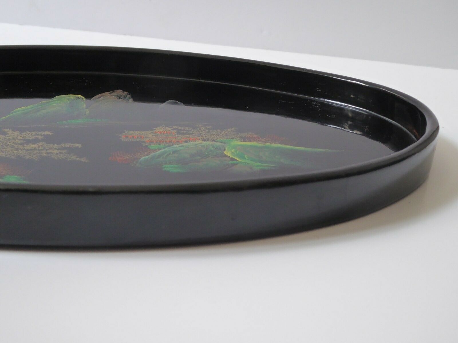Japan's black lace-up tray