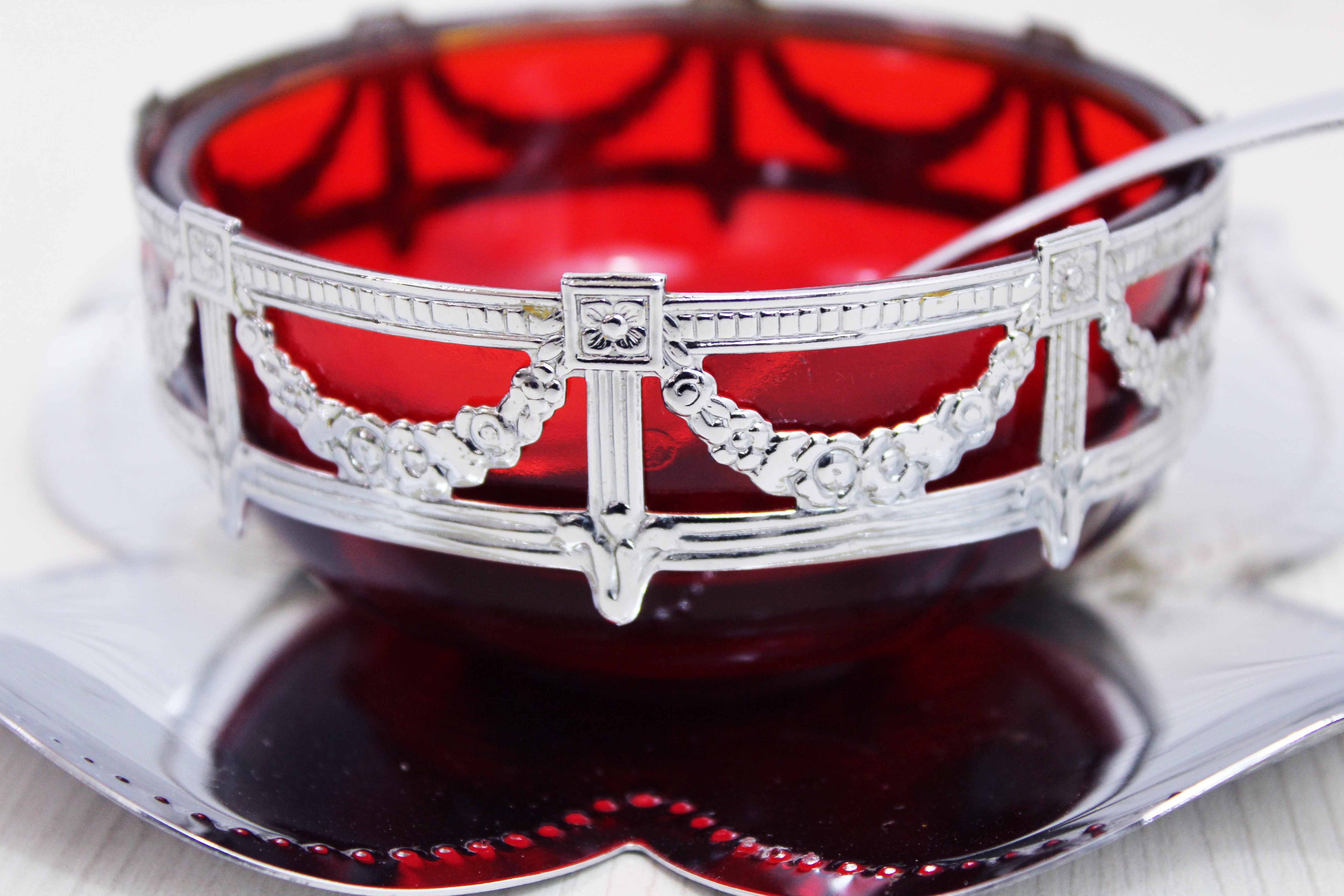 Silver metal sugar and red glass