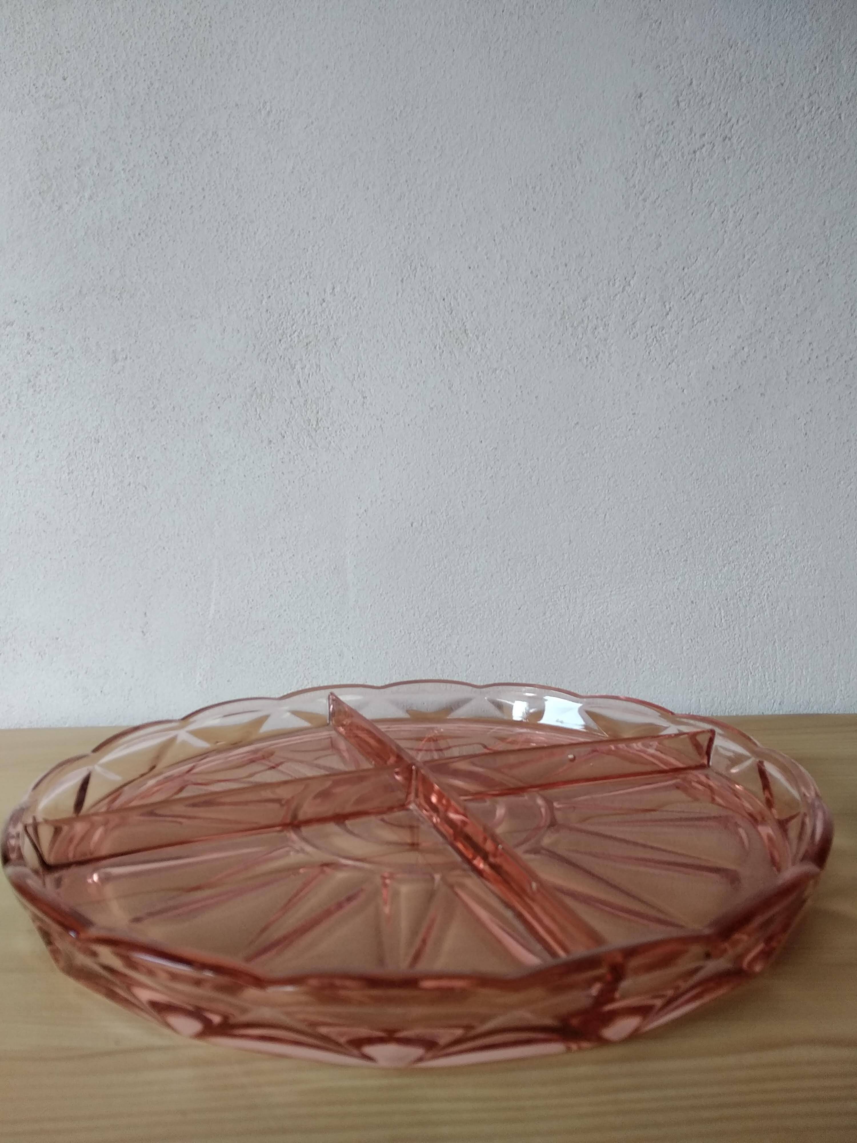 Plat de service à compartiments en verre pressé rose Art Déco