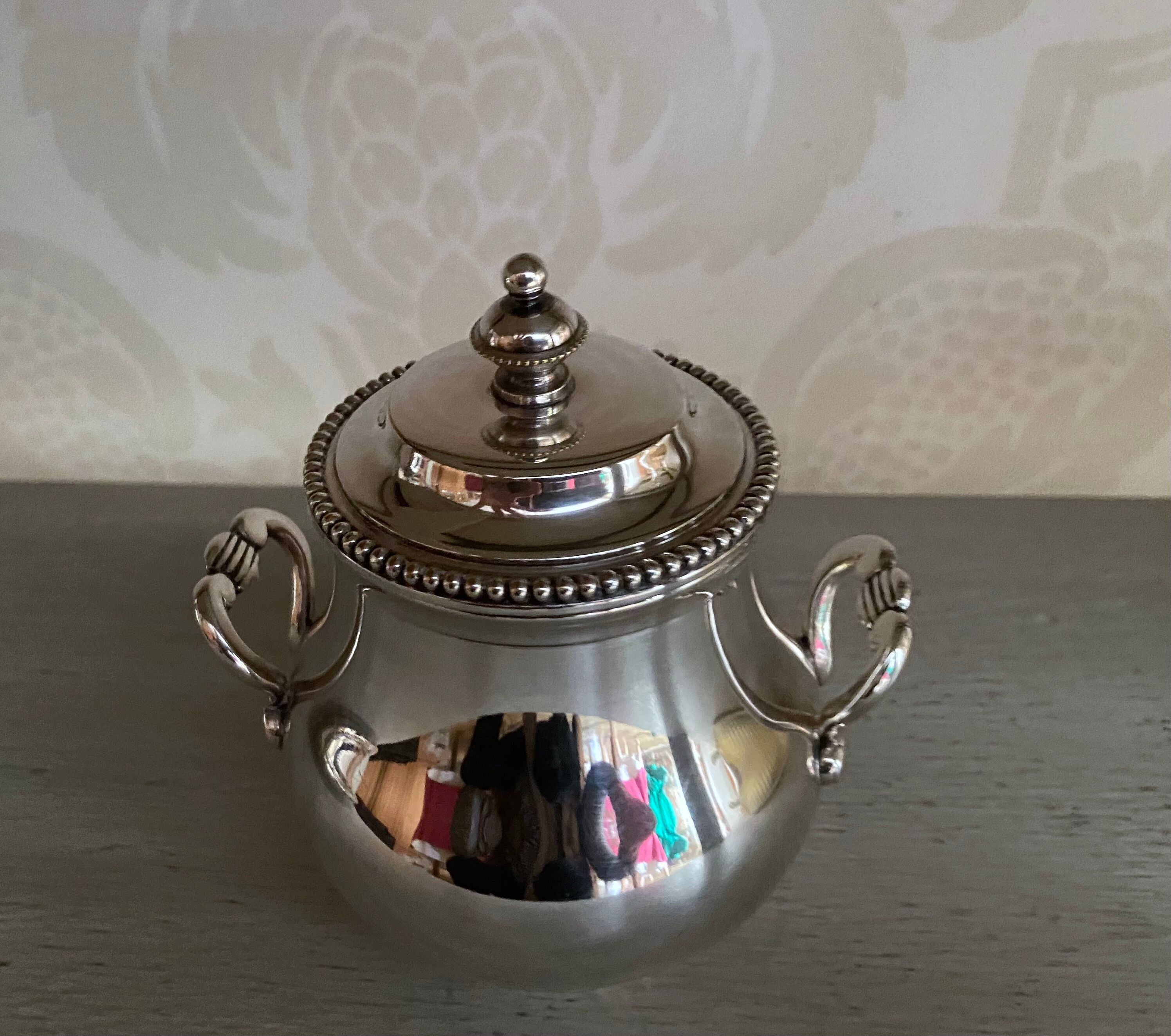 Sweet "pearls" silver metal