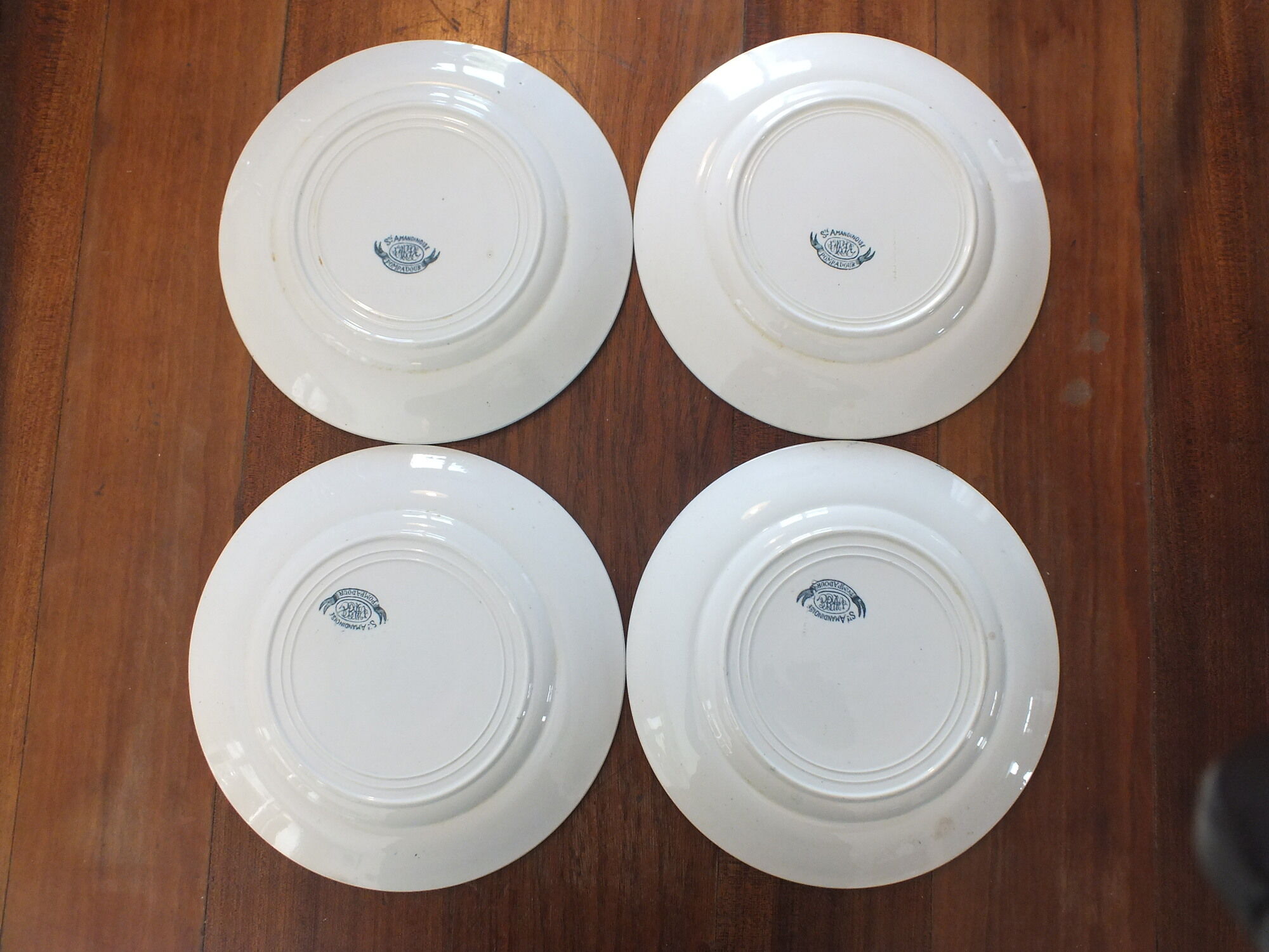 4 Assiettes plates en Terre de Fer Sté Amandinoise Pompadour