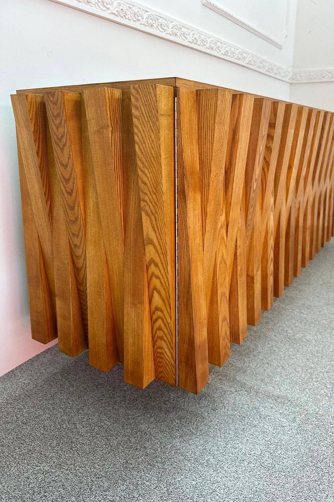 Credenza Brutalista de Gaetan Pullanghiel