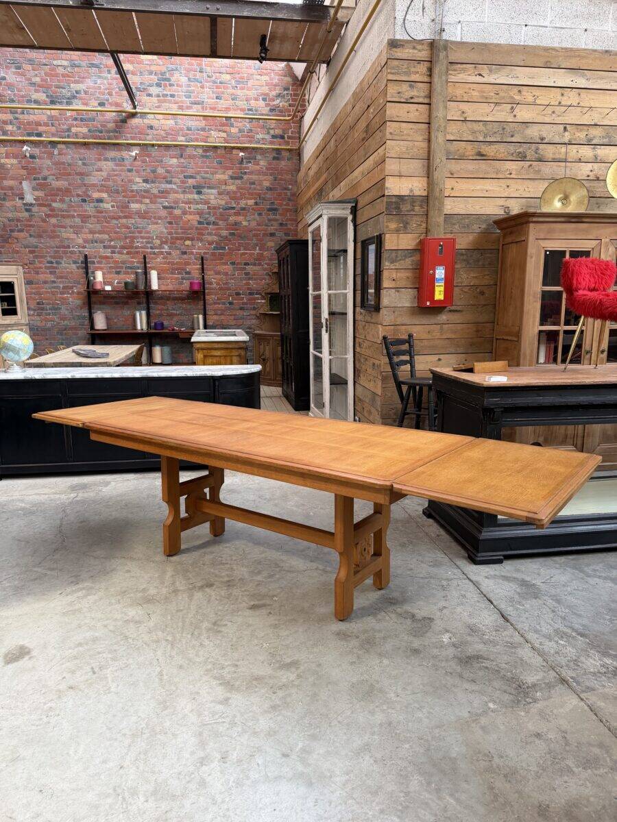 Table à rallonges Guillerme et Chambron pour « Votre maison »
